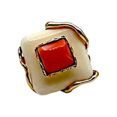 Anello con osso e corallo