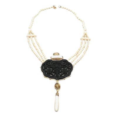 Collana in osso e giada con topazi