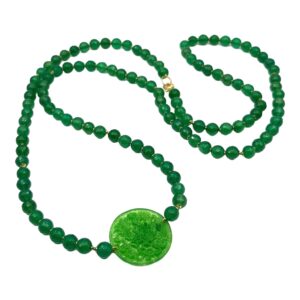 Collana in agata verde con medaglione