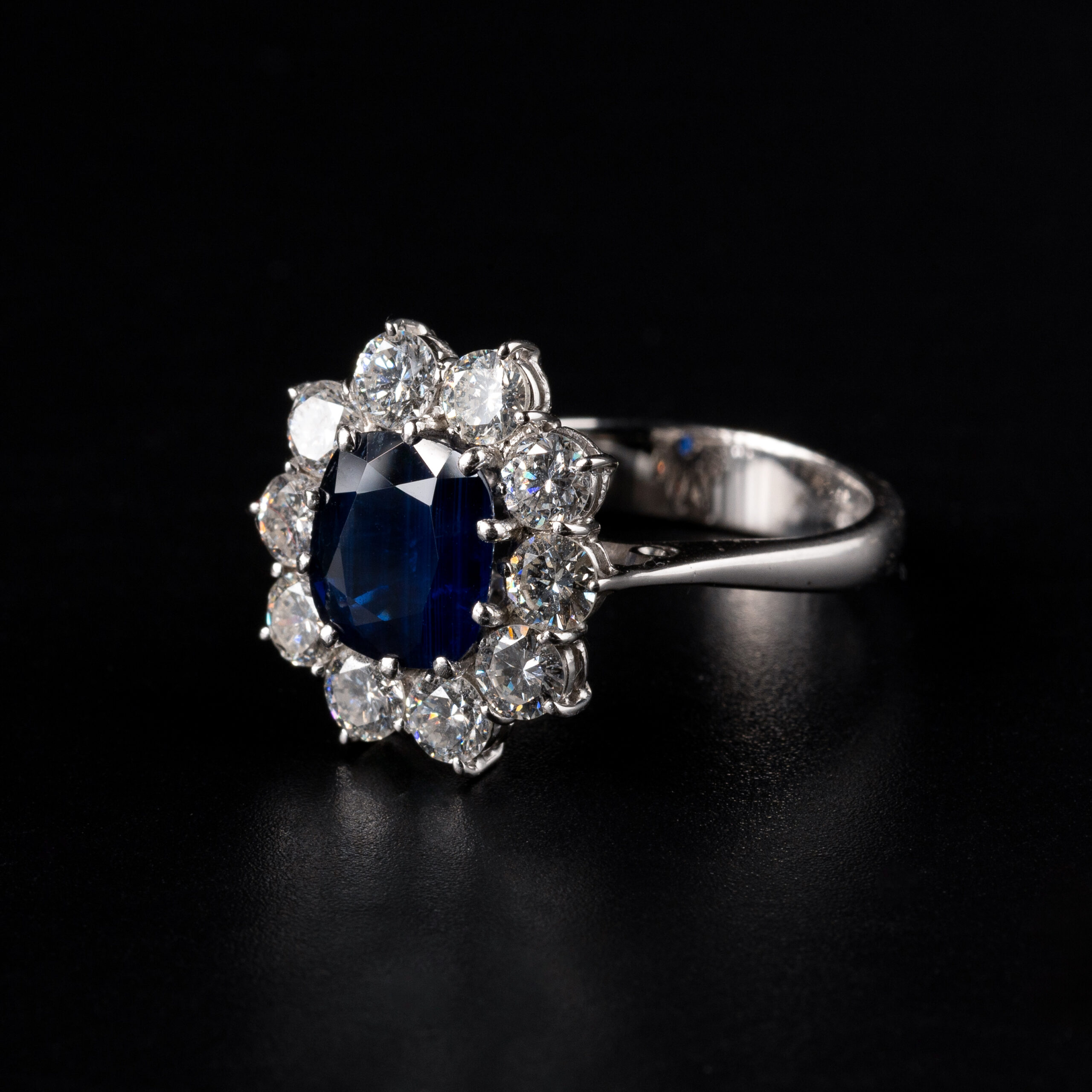 A-154-1 Anello con zaffiro modello YUKI