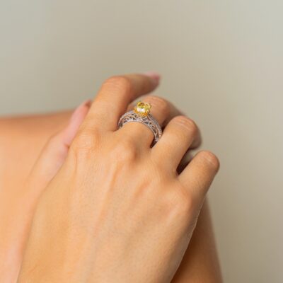 IMG_9915 Anello con diamante fancy yellow modello KIKY