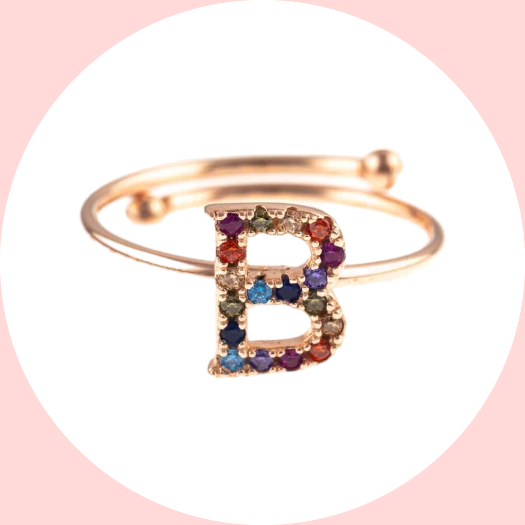 Anello con lettera di zirconi multicolor