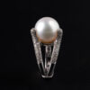 Anello con perla e diamanti modello HOSEKI